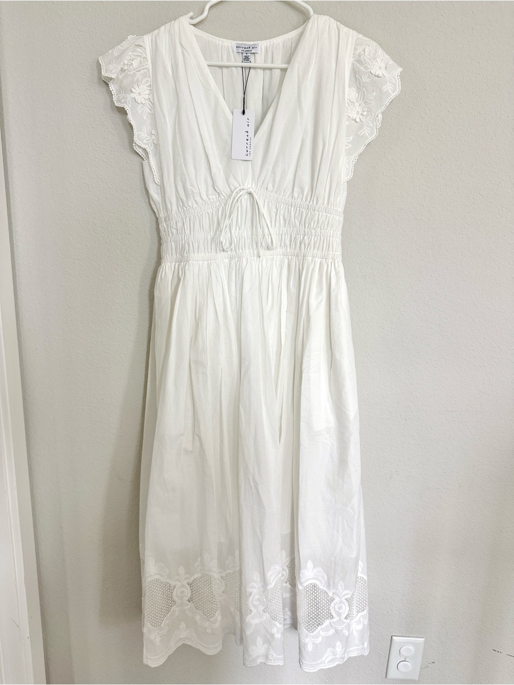 Current Air Los Angeles: Leia White Flutter Sleeve MIDI Dress, NWT, Small